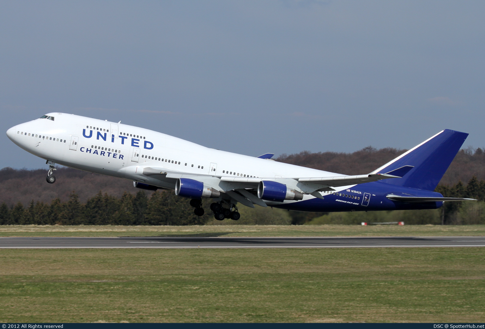 Photo of N194UA - Boeing 747-422 operated by United Airlines