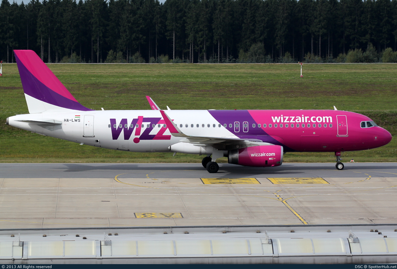 Photo of HA-LWS - Airbus A320-232 operated by Wizz Air