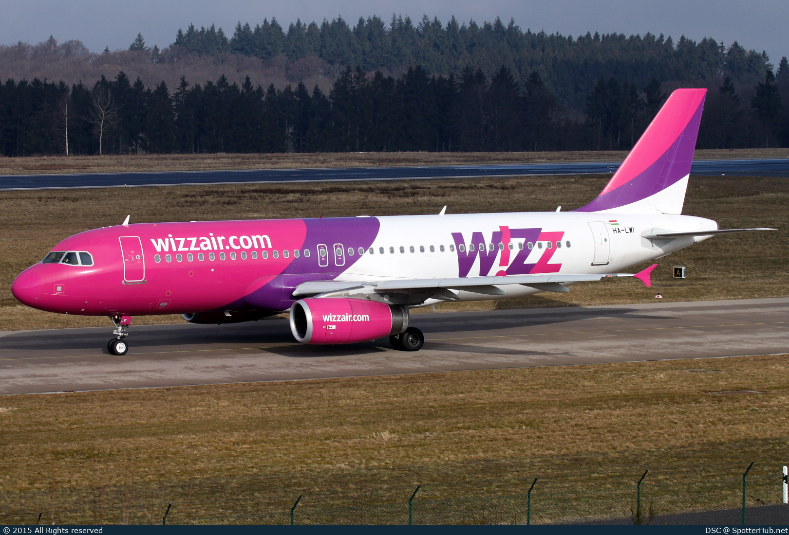 Photo of HA-LWI - Airbus A320-232 operated by Wizz Air