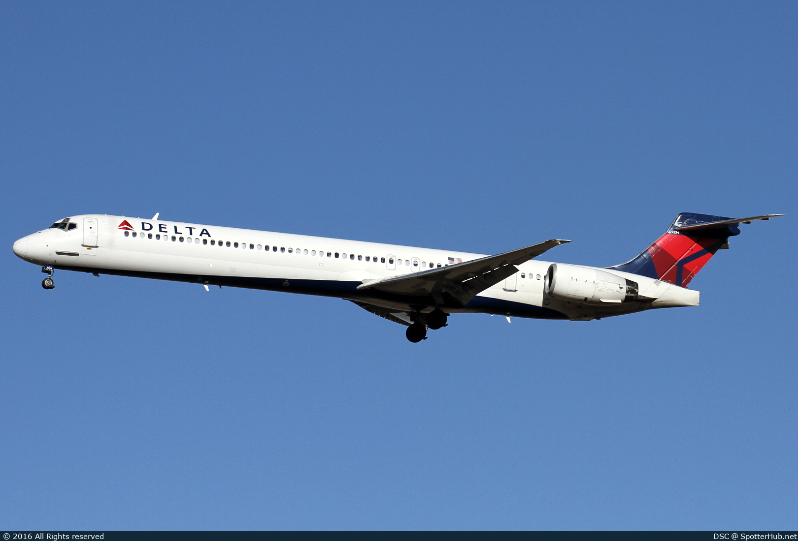 Photo of N954DN - McDonnell Douglas MD-90 operated by Delta Air Lines