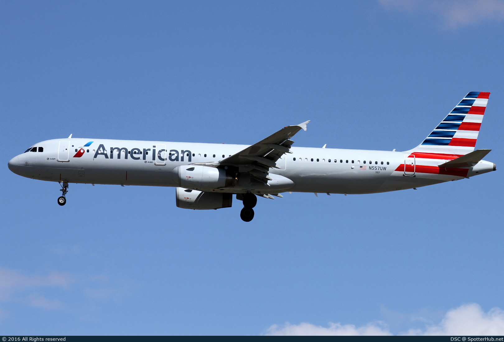 Photo of N557UW - Airbus A321-231 operated by American Airlines