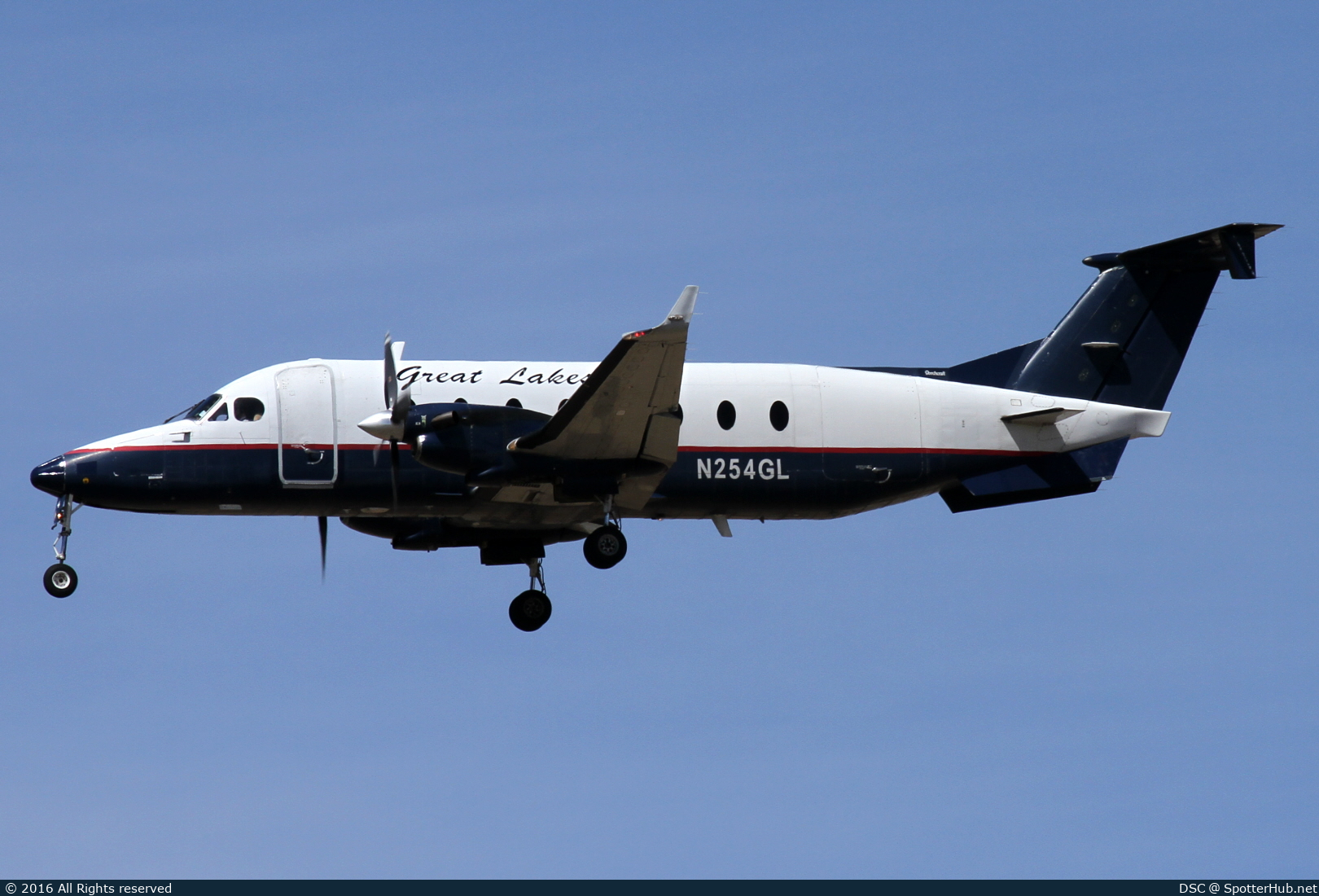Photo of N254GL - Beechcraft 1900D operated by Great Lakes Airlines