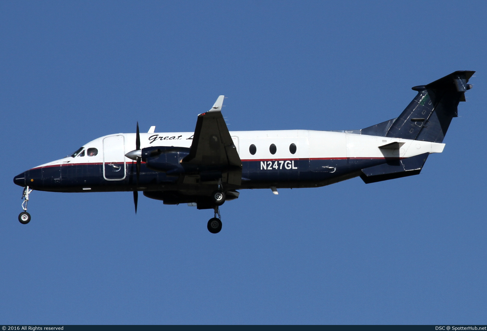 Photo of N247GL - Beechcraft 1900D operated by Great Lakes Airlines