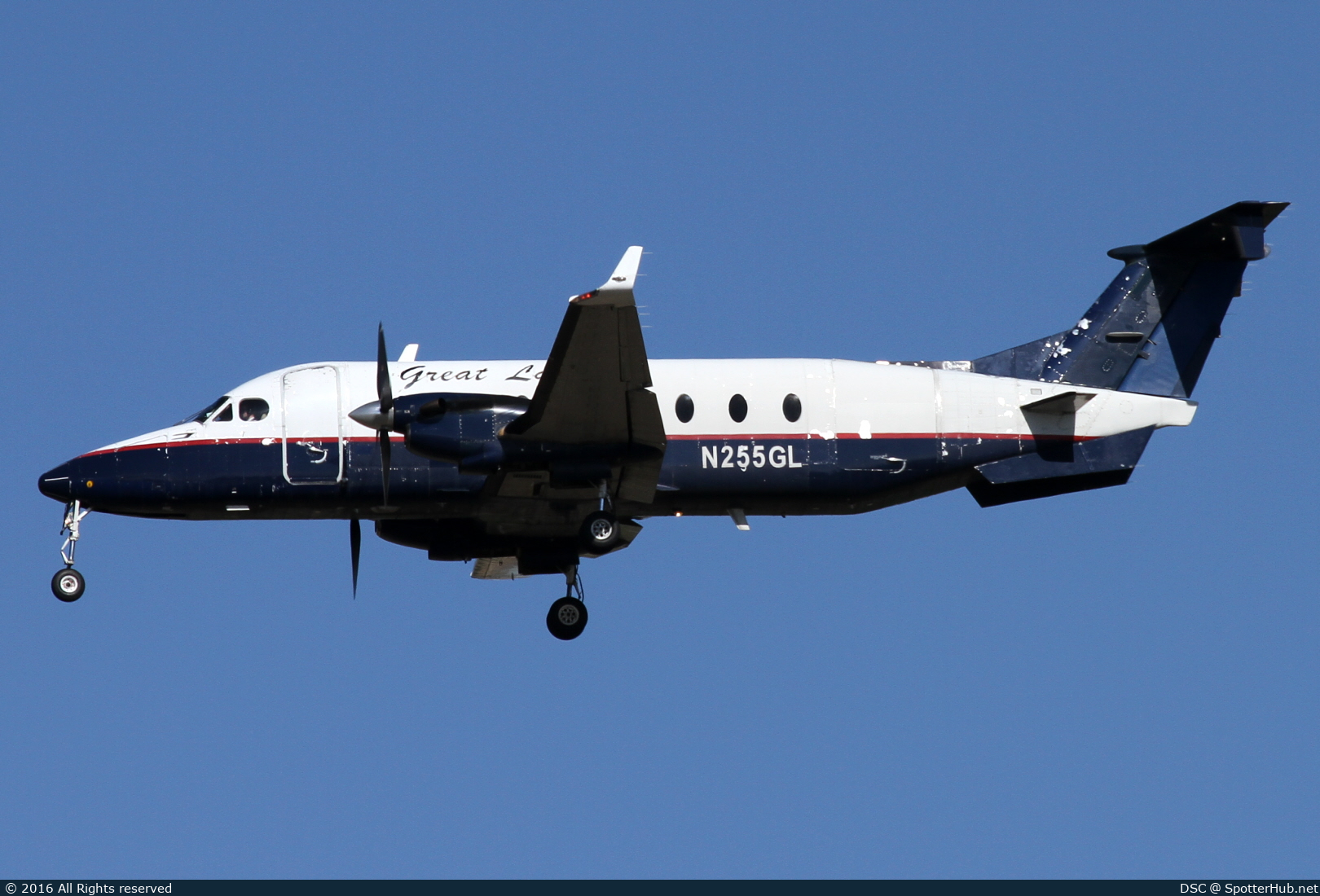 Photo of N255GL - Beechcraft 1900D operated by Great Lakes Airlines