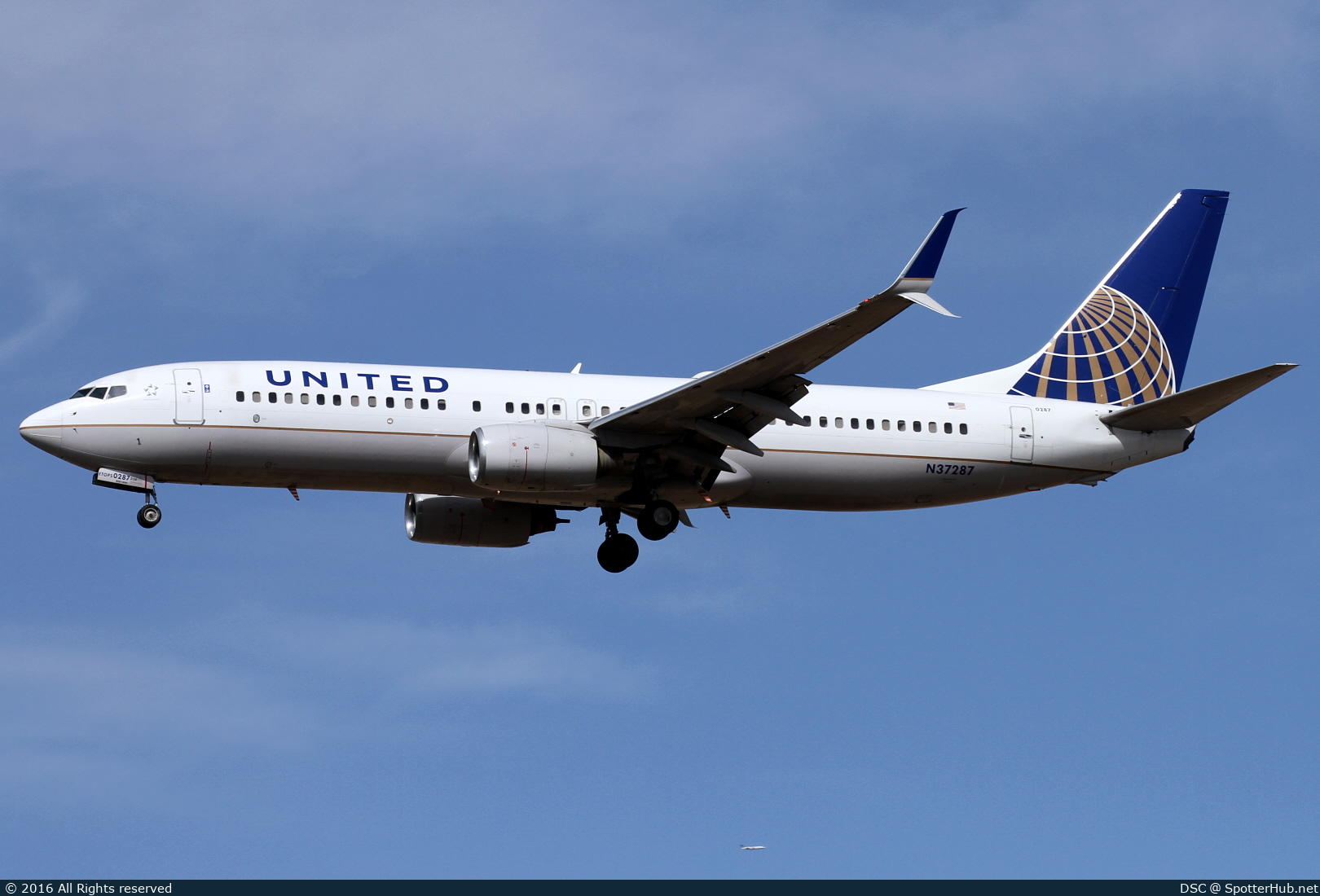Photo of N37287 - Boeing 737-824 operated by United Airlines
