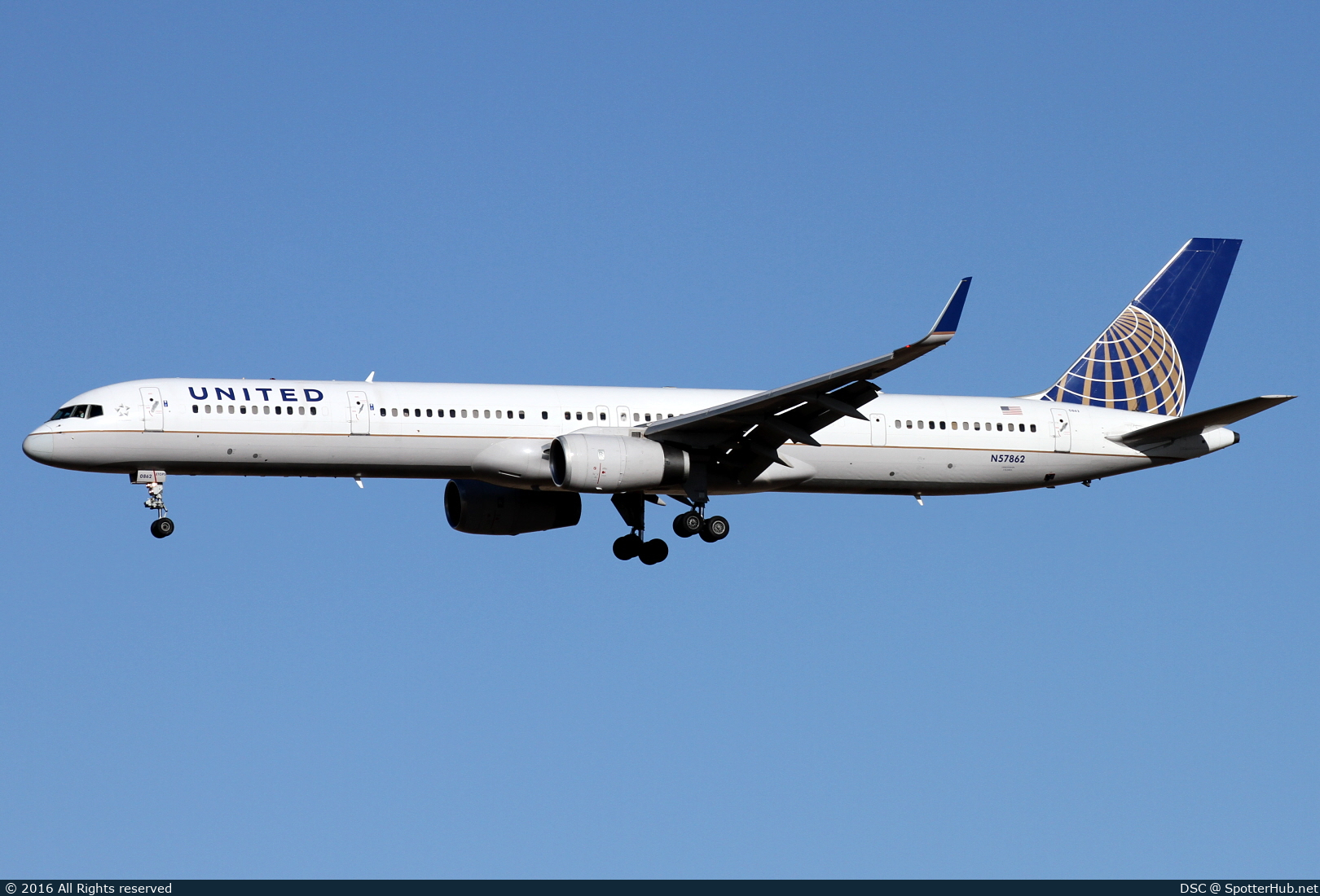 Photo of N57862 - Boeing 757-33N operated by United Airlines