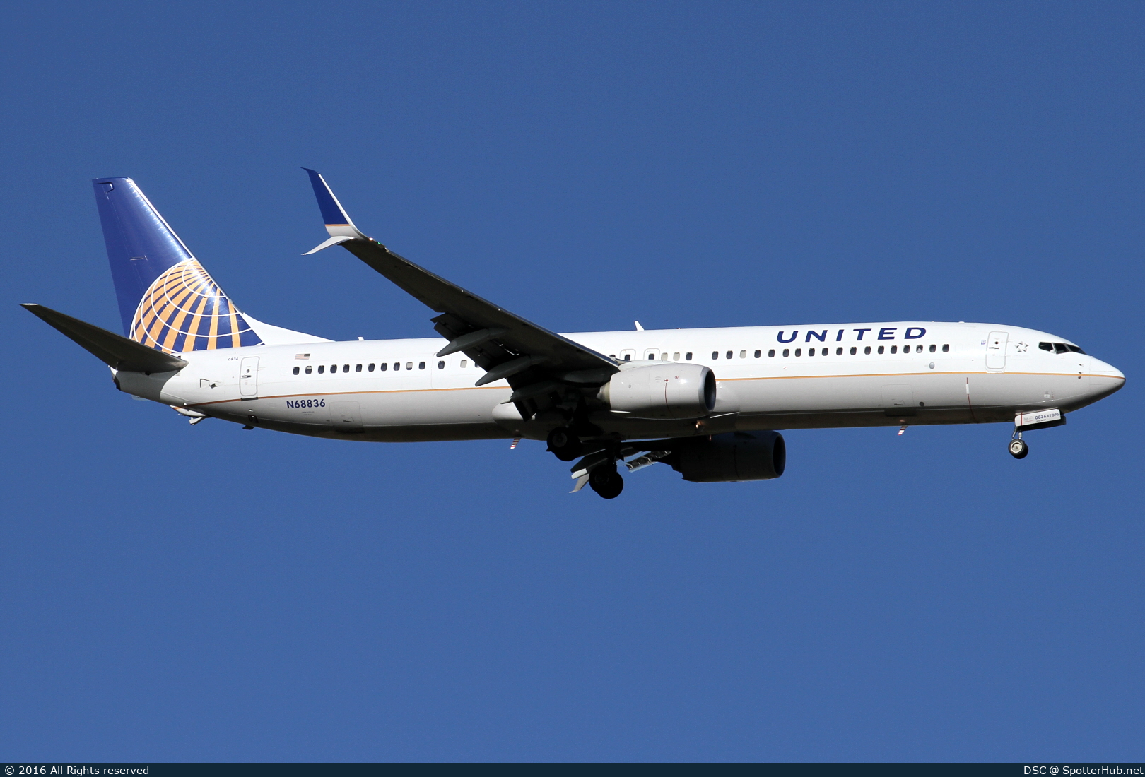 Photo of N68836 - Boeing 737-924(ER) operated by United Airlines
