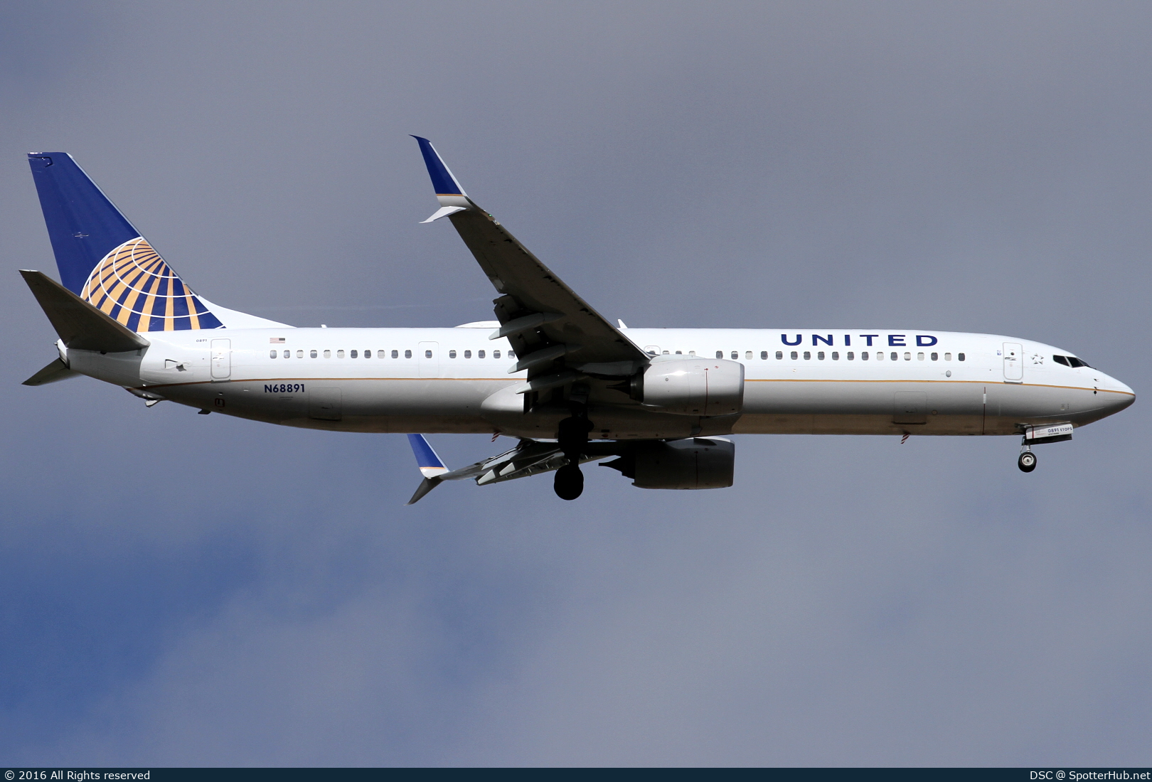 Photo of N68891 - Boeing 737-924(ER) operated by United Airlines