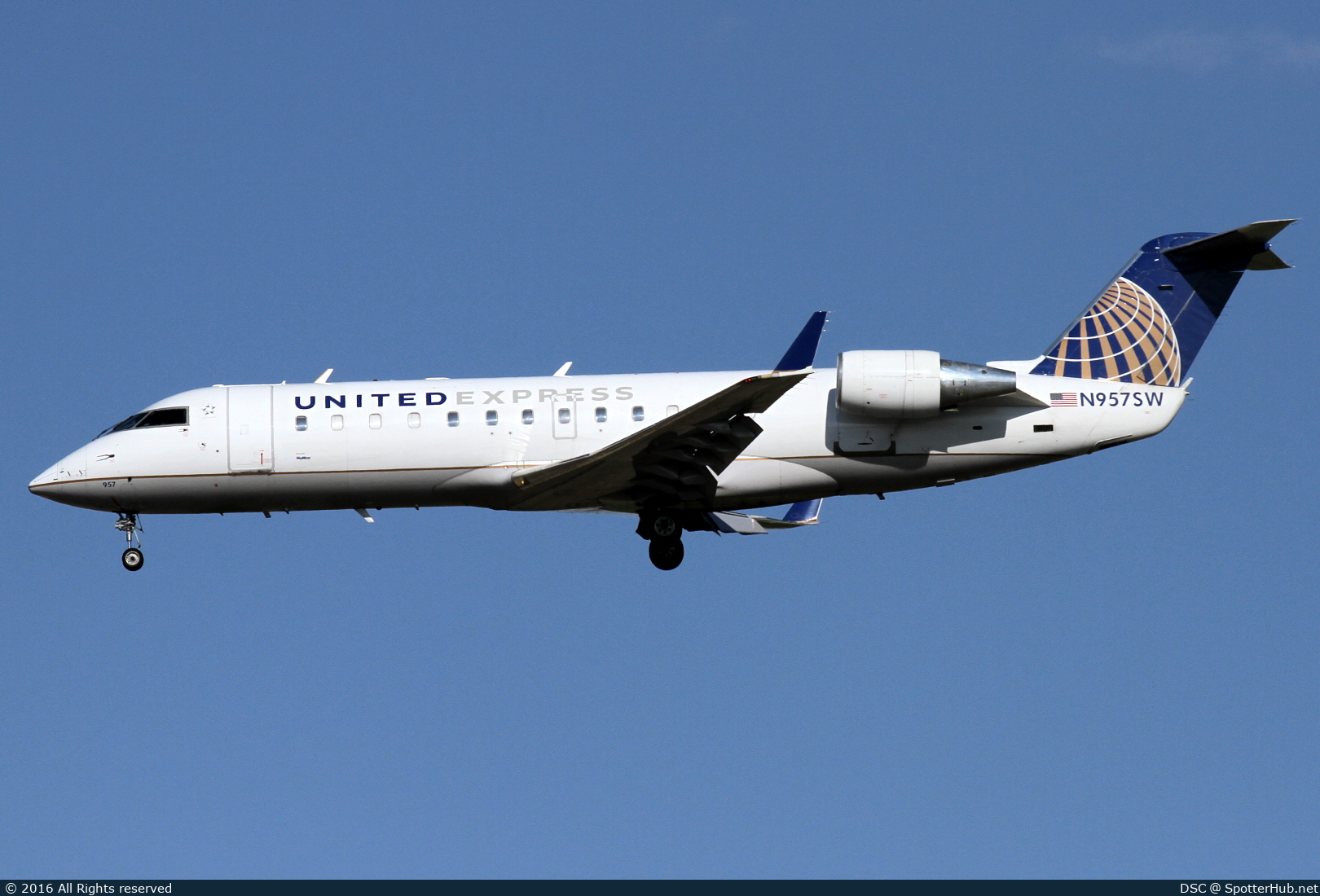 Photo of N957SW - Bombardier CRJ-200LR operated by United Express (opb SkyWest Airlines)