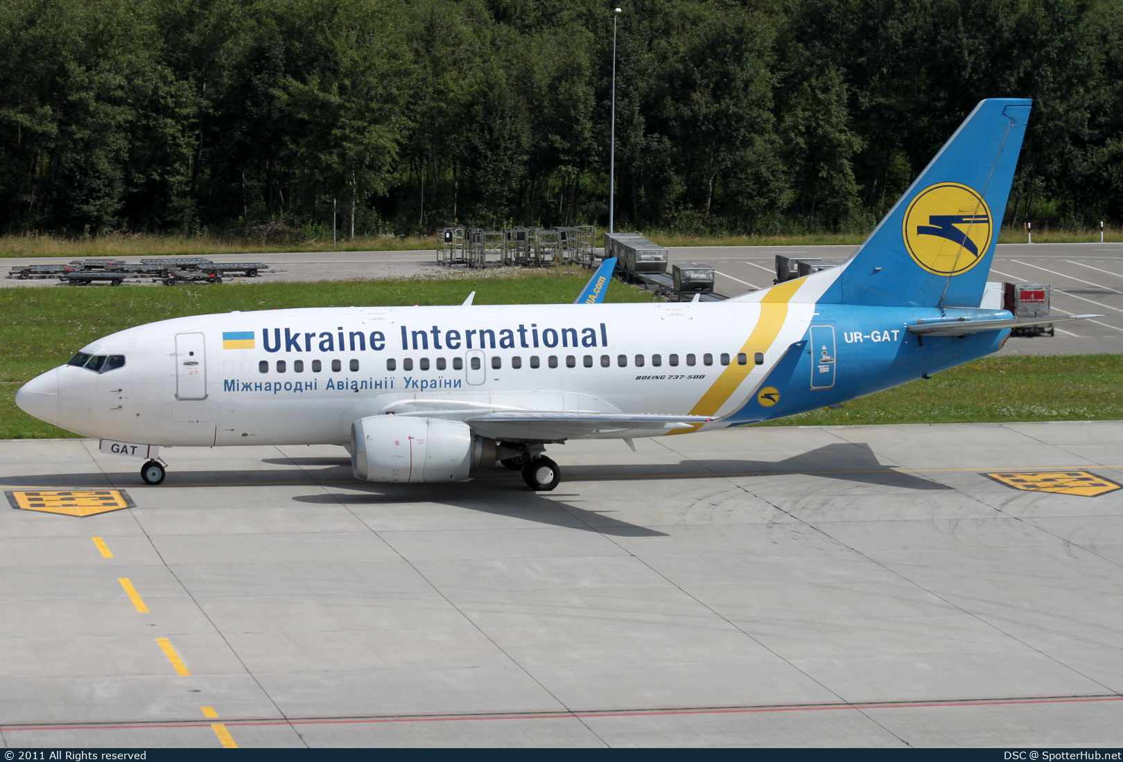 Photo of UR-GAT - Boeing 737-528 operated by Ukraine International Airlines