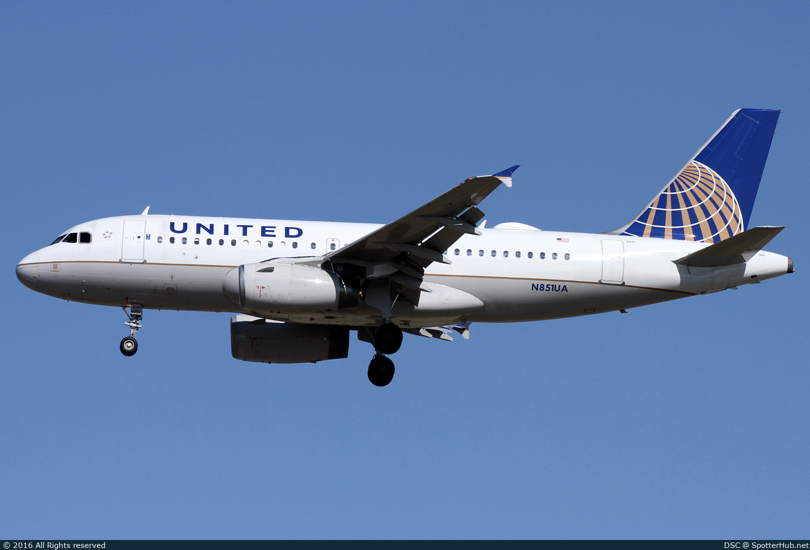 Photo of N851UA - Airbus A319-131 operated by United Airlines