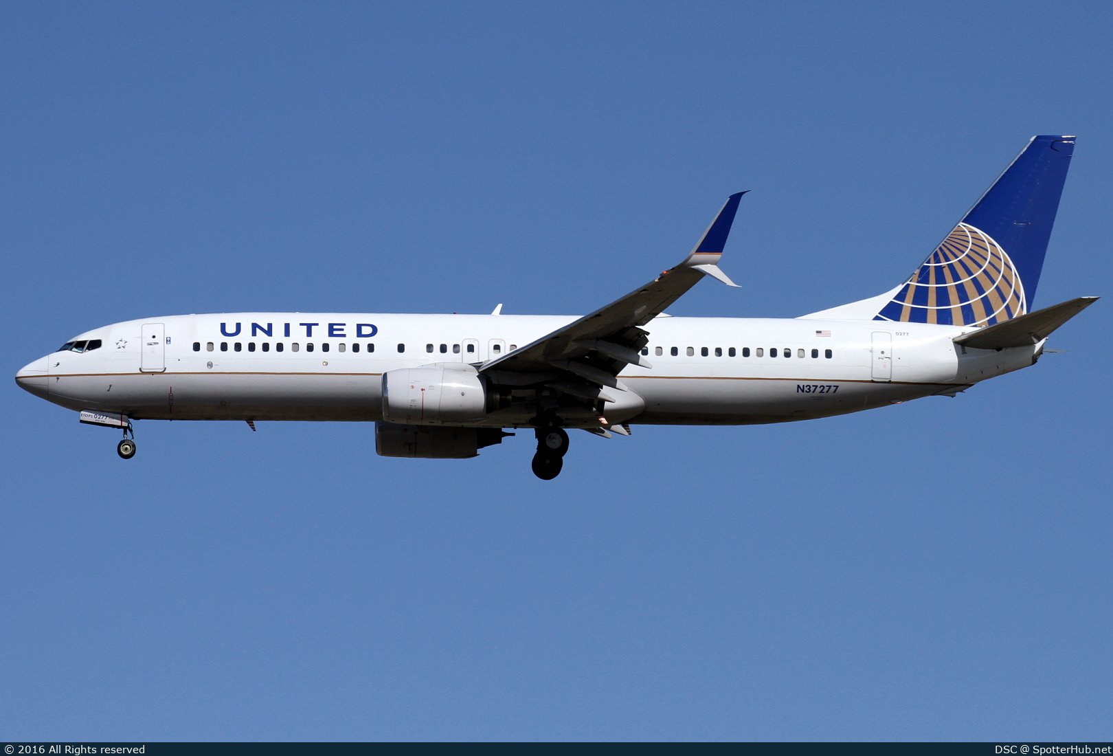 Photo of N37277 - Boeing 737-824 operated by United Airlines