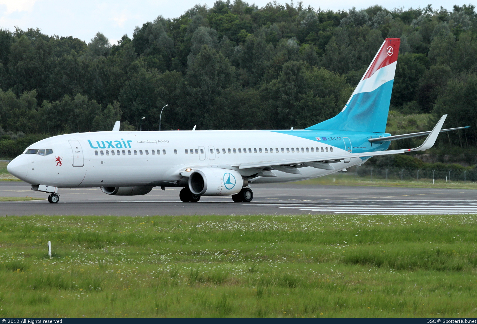 Photo of LX-LGT - Boeing 737-8K5 operated by Luxair