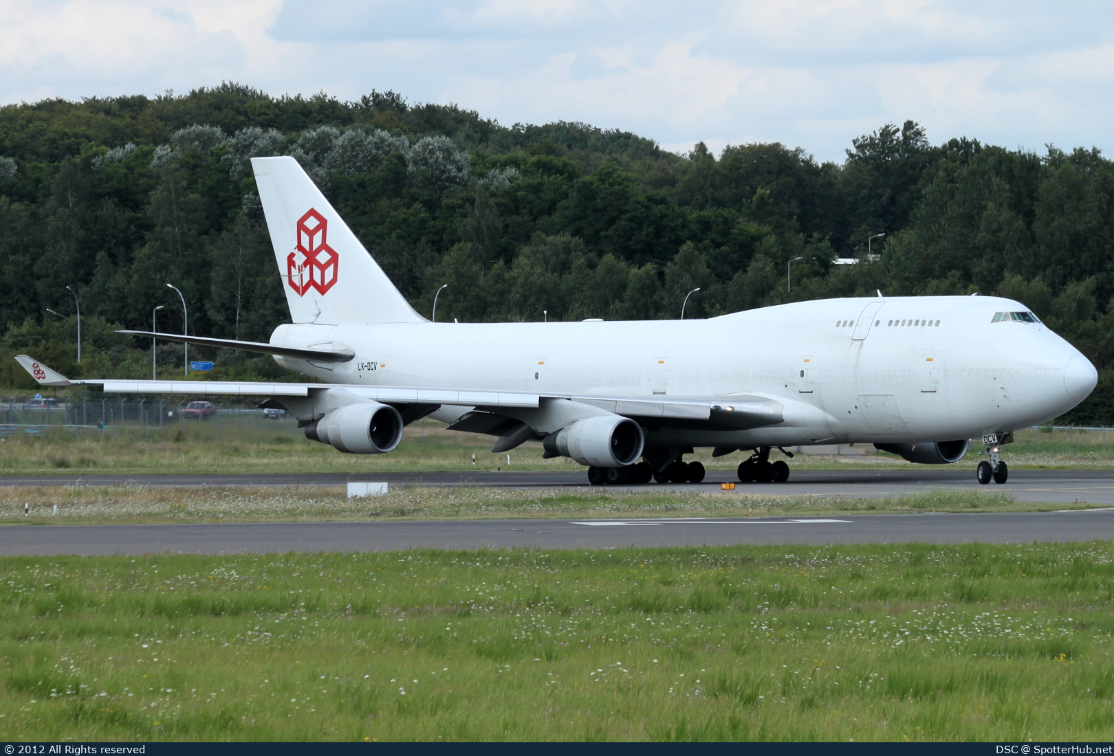 Photo of LX-DCV - Boeing 747-4B5(BCF) operated by Cargolux