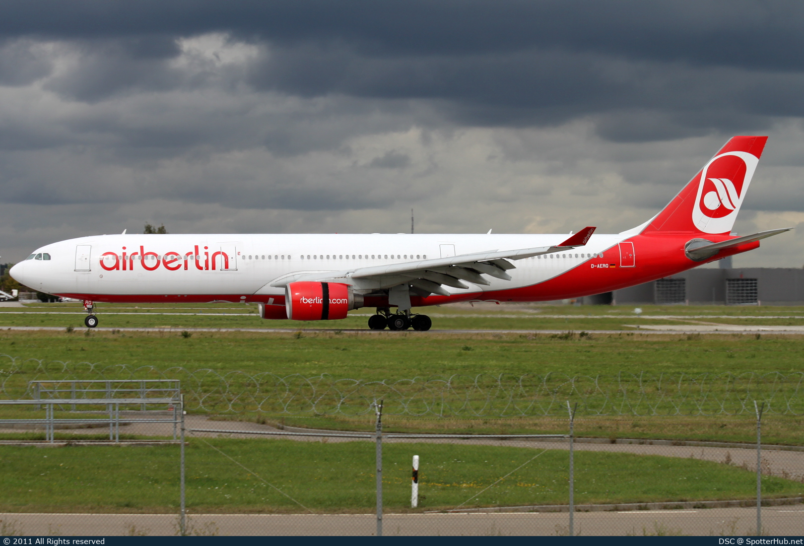 Photo of D-AERQ - Airbus A330-322 operated by Air Berlin