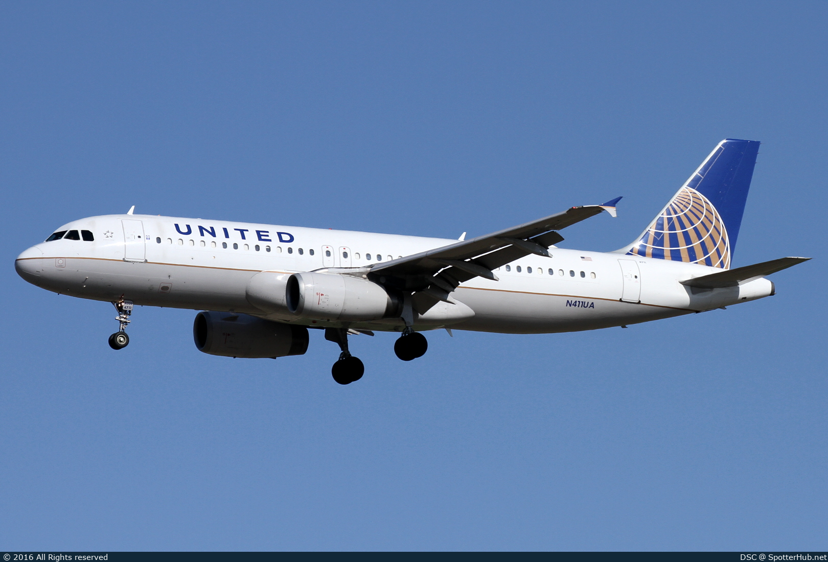Photo of N411UA - Airbus A320-232 operated by United Airlines