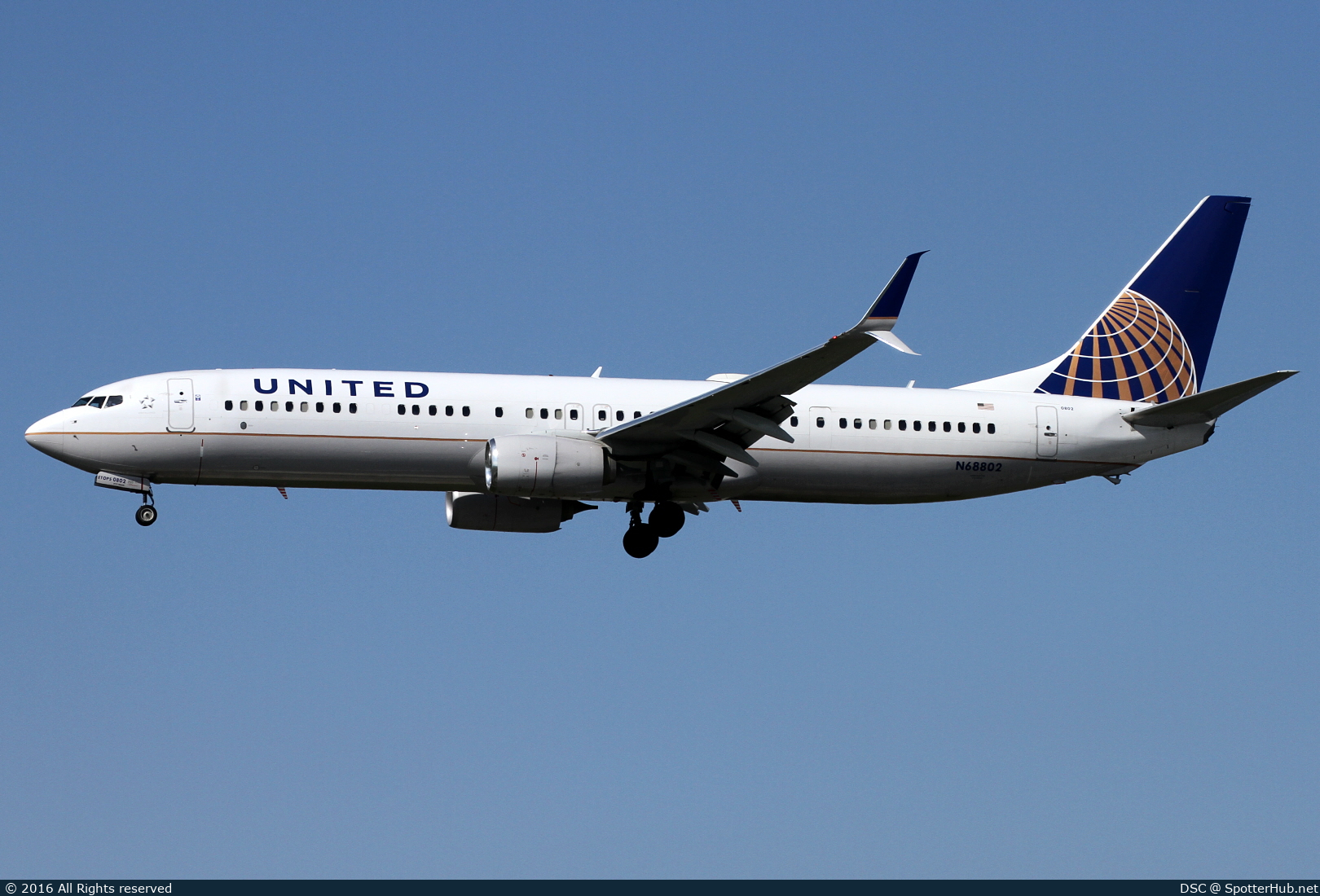 Photo of N68802 - Boeing 737-924(ER) operated by United Airlines