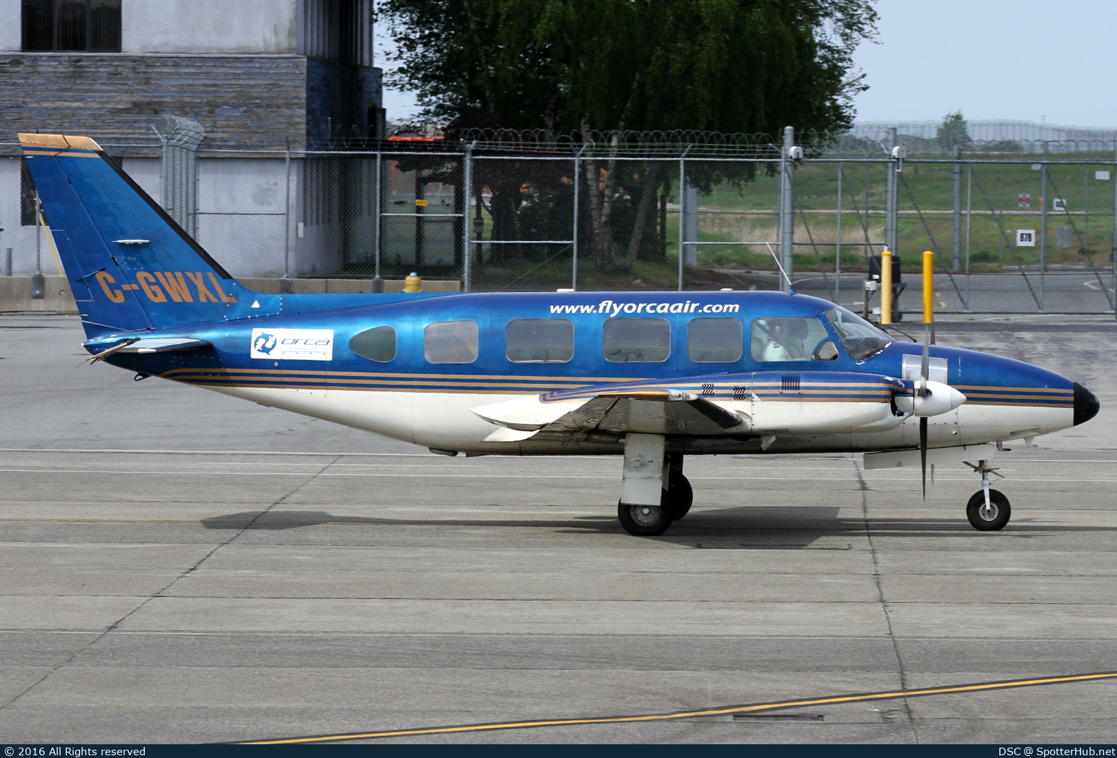 Photo of C-GWXL - Piper PA-31-350 Chieftain operated by Orca Airways