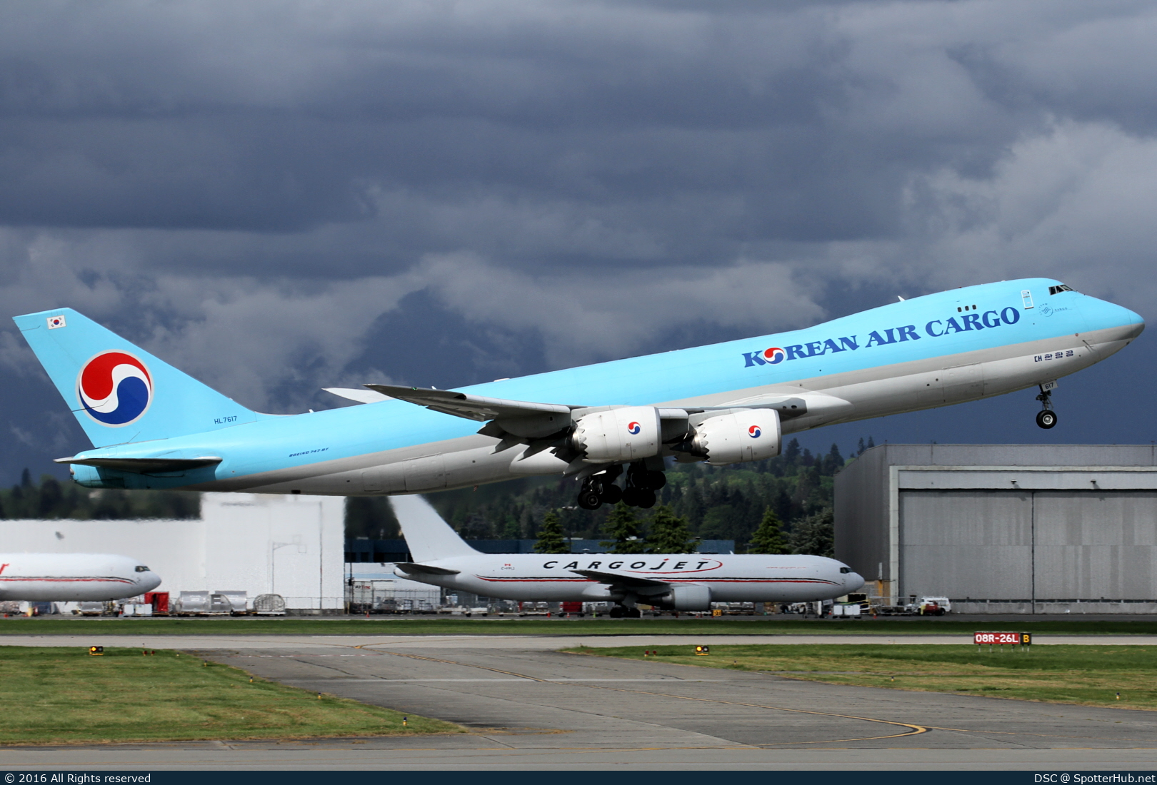 Photo of HL7617 - Boeing 747-8B5F operated by Korean Air Cargo