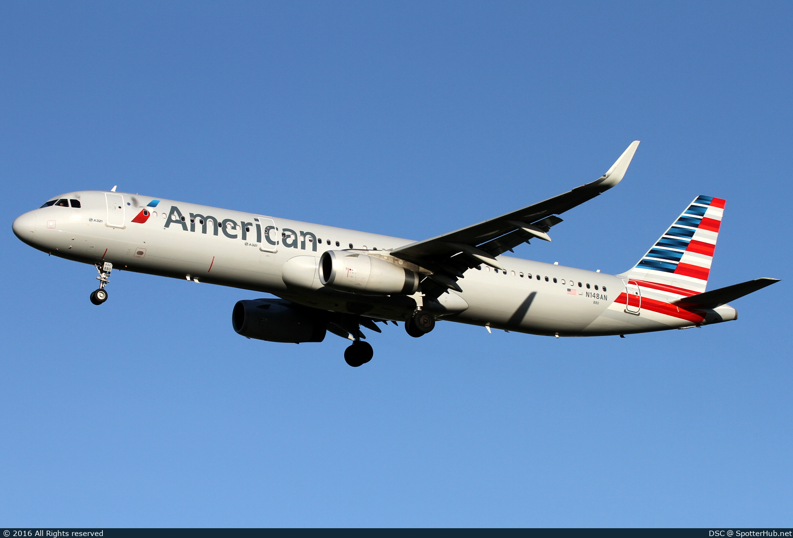 Photo of N148AN - Airbus A321-231 operated by American Airlines