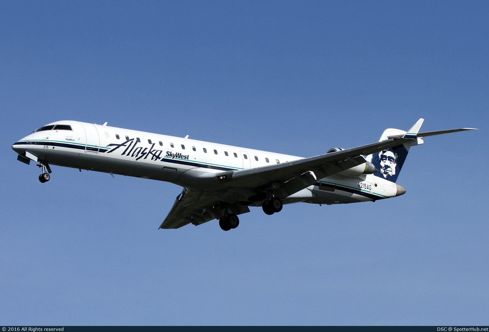 Photo of N215AG - Bombardier CRJ-701ER operated by Alaska Airlines (opb SkyWest Airlines)