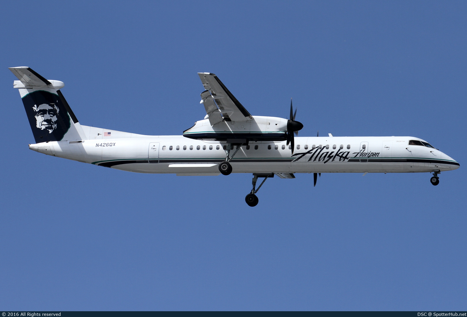 Photo of N426QX - Bombardier DHC-8-402 Dash 8 Q400 operated by Alaska Airlines (opb Horizon Air)