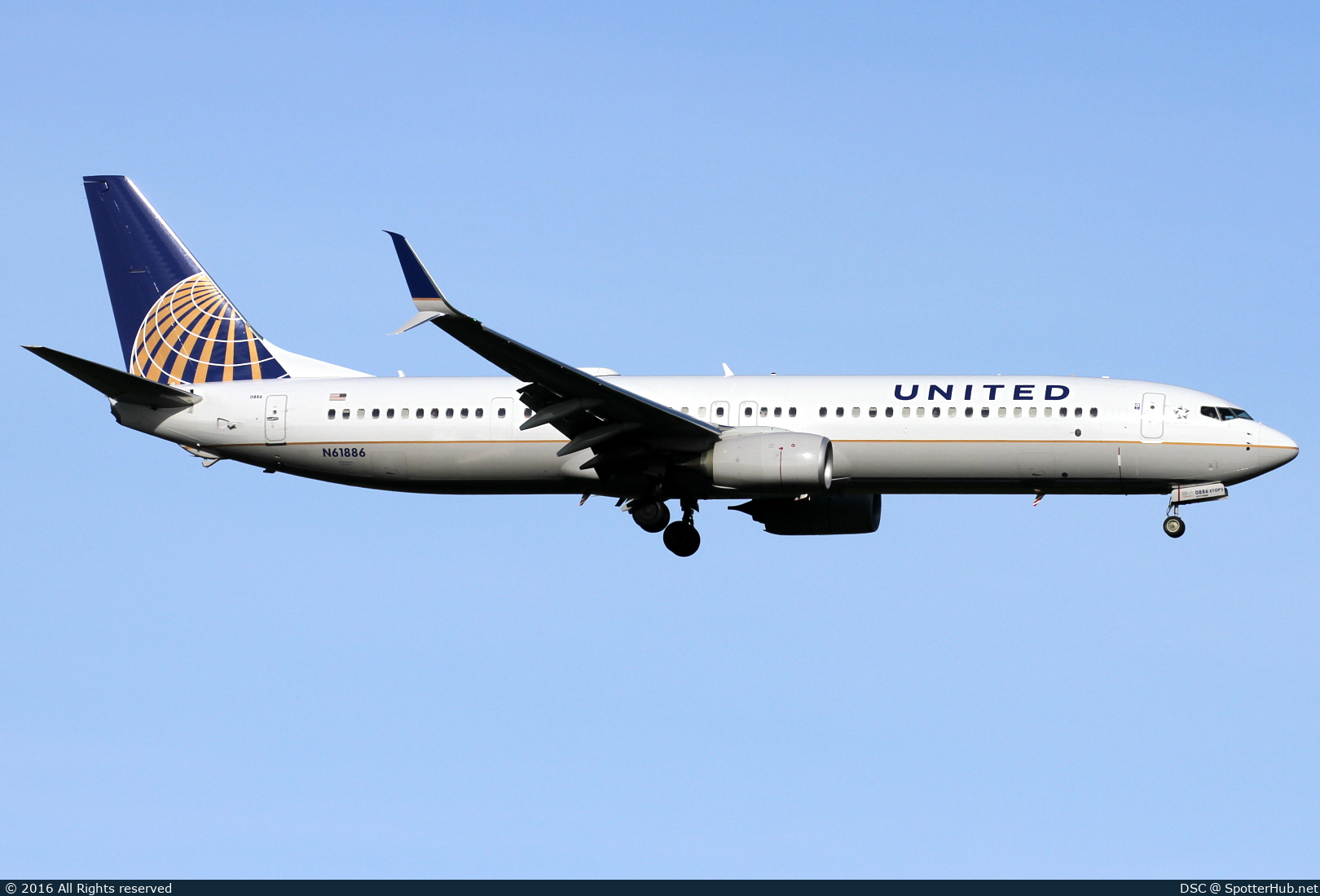Photo of N61886 - Boeing 737-924(ER) operated by United Airlines