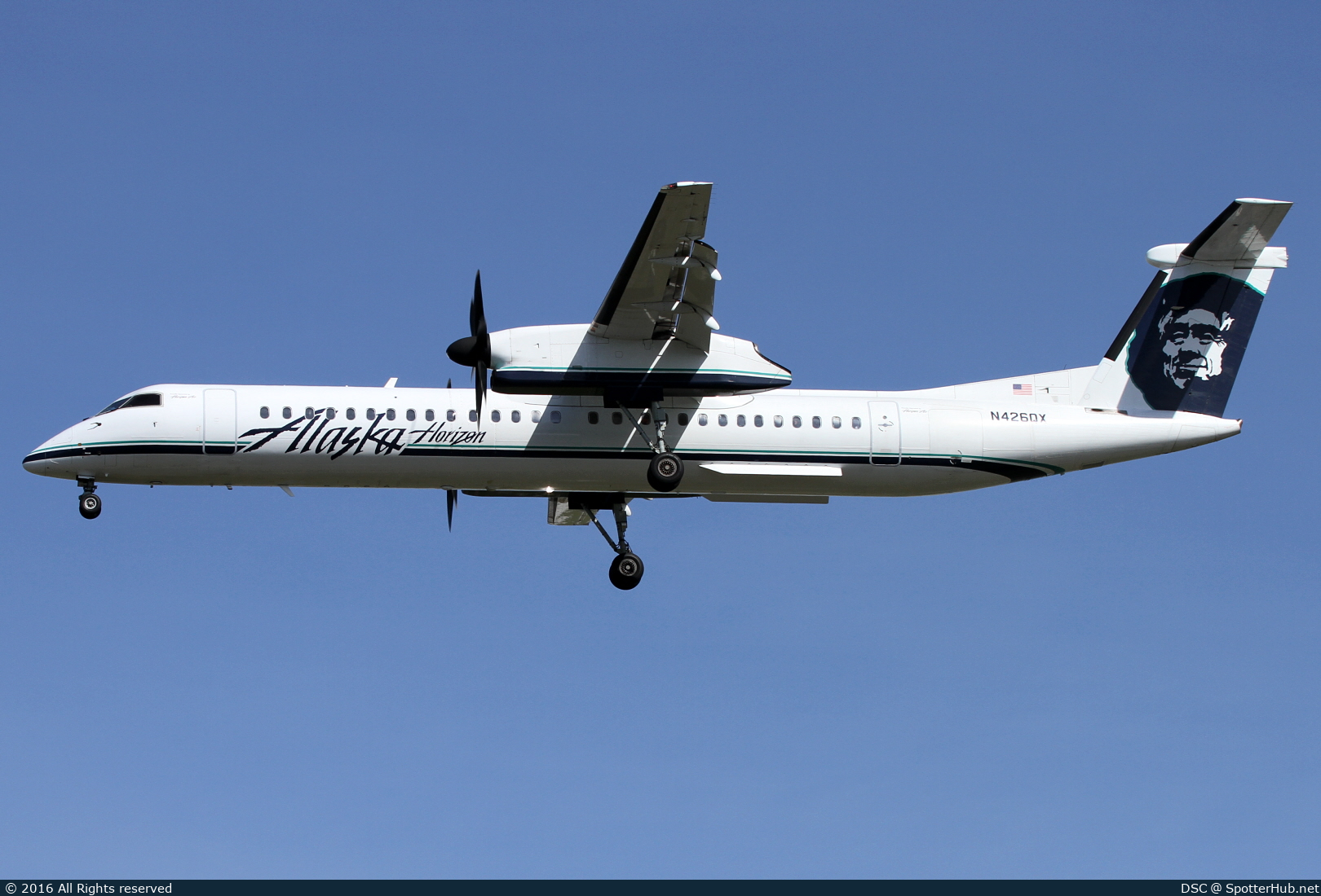 Photo of N426QX - Bombardier DHC-8-402 Dash 8 Q400 at Tacoma International