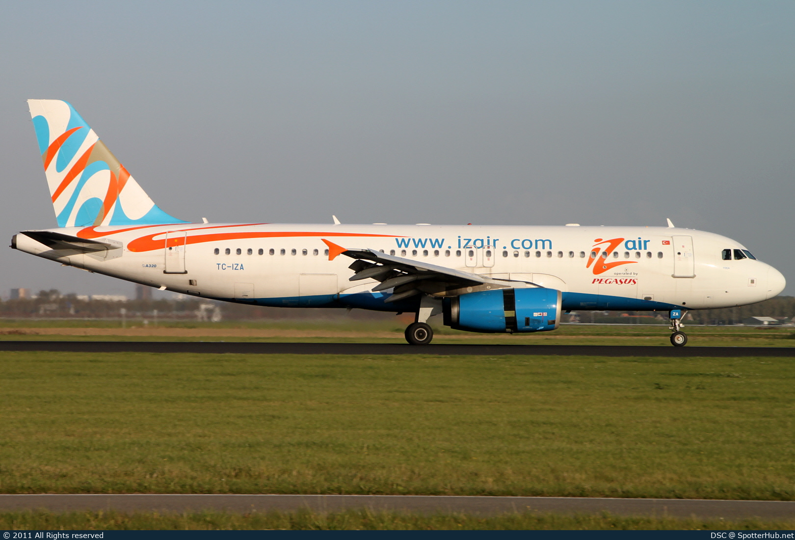 Photo of TC-IZA - Airbus A320-233 operated by IZair (opb Pegasus Airlines)