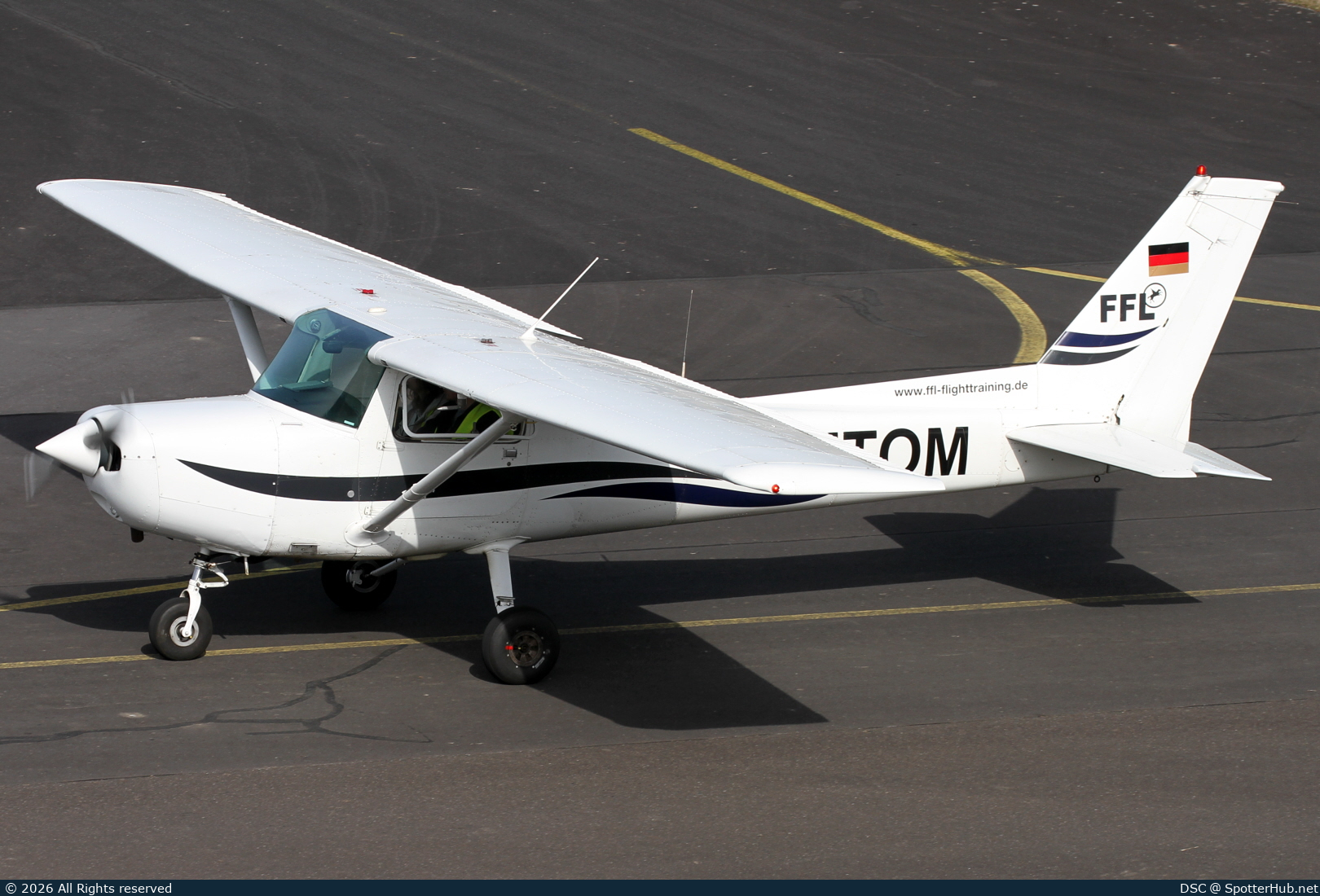 Photo of D-ETOM - Cessna 152 II operated by FFL Flugschule