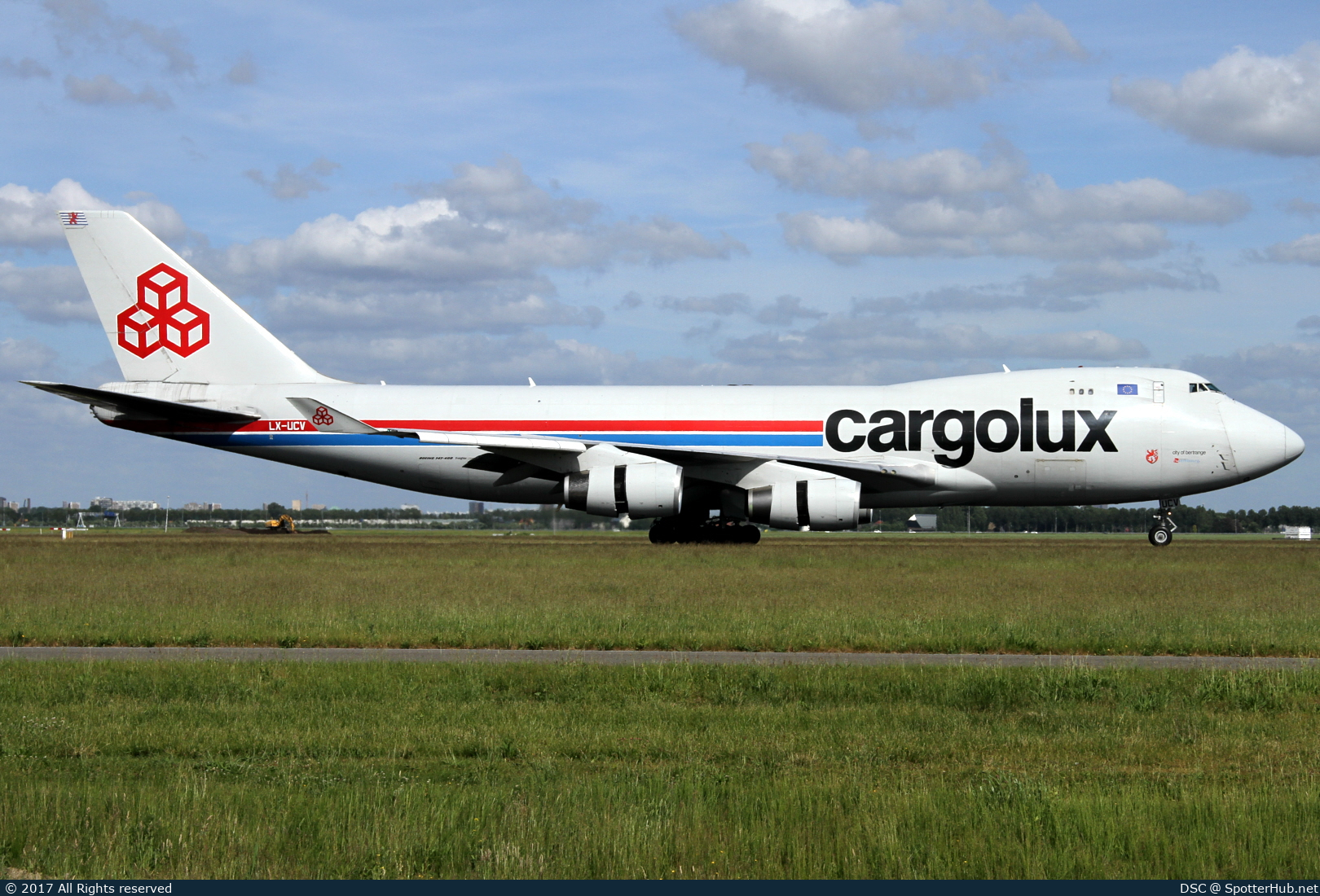 Photo of LX-UCV - Boeing 747-4R7F operated by Cargolux
