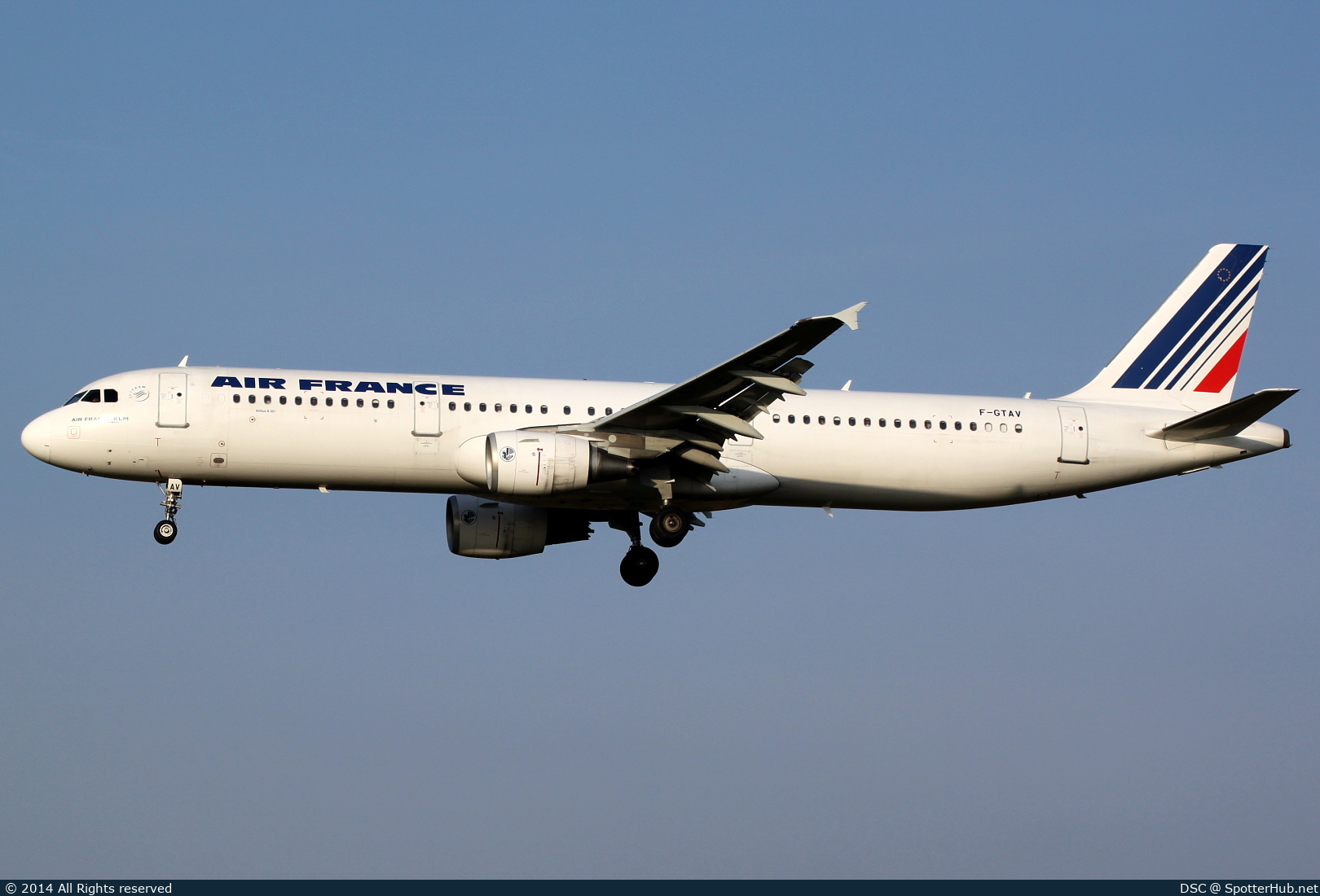 Photo of F-GTAV - Airbus A321-212 operated by Air France