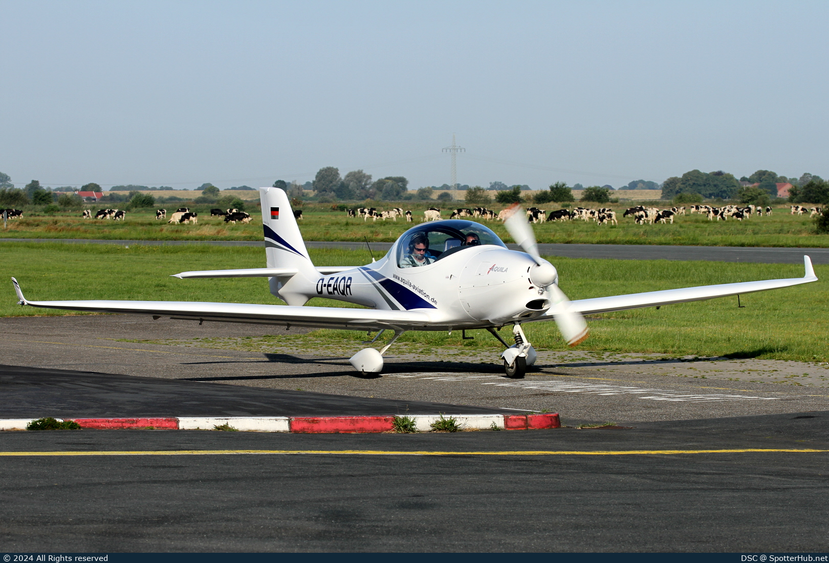 Photo of D-EAQR - Aquila A210 operated by Fliegerclub Kufstein-Langkampfen