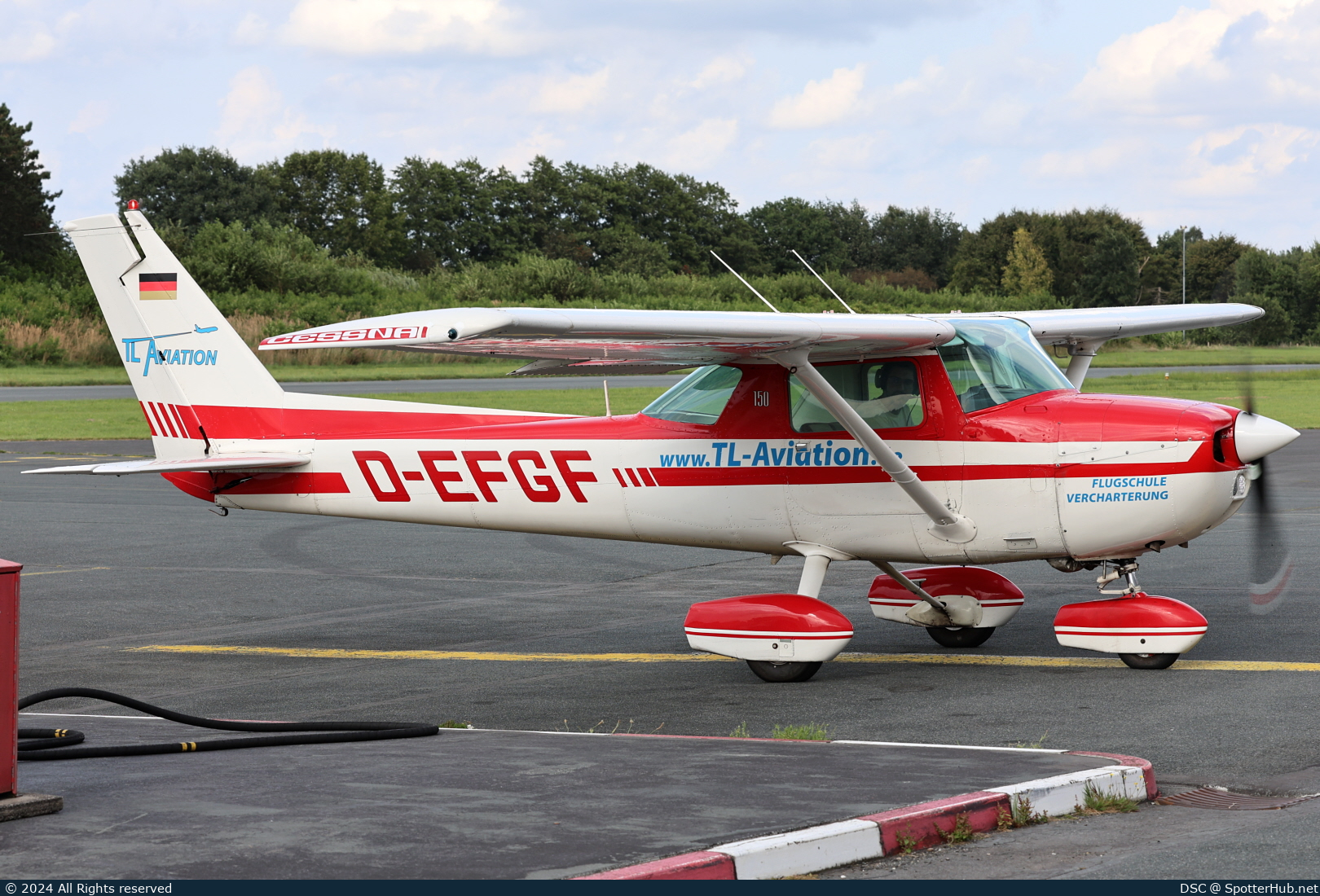 Photo of D-EFGF - Cessna 150M Commuter operated by TL Aviation