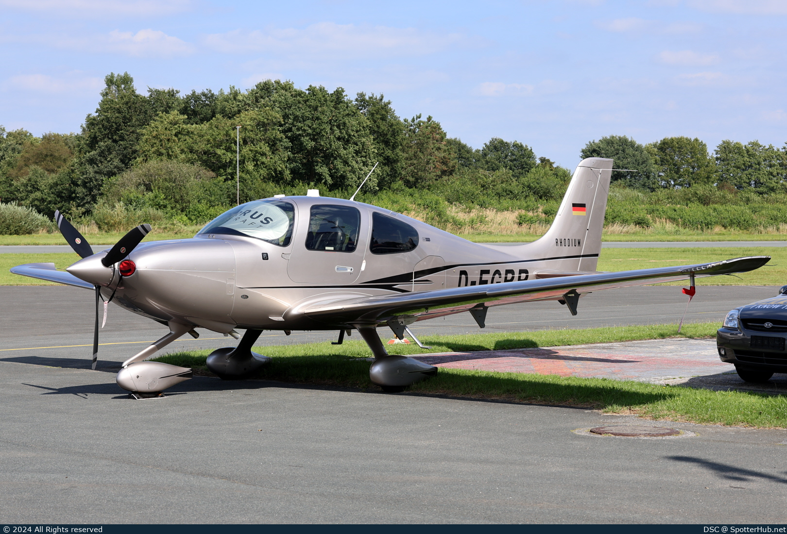 Photo of D-EGBB - Cirrus SR22 G6 GTS operated by Private