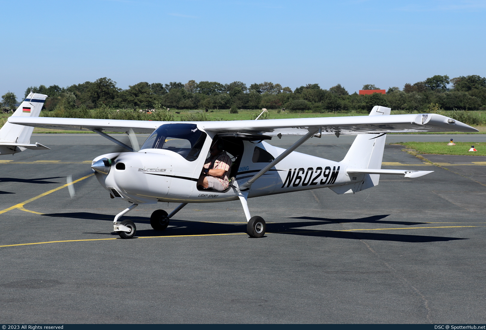 Photo of N6029M - Cessna 162 Skycatcher operated by Private