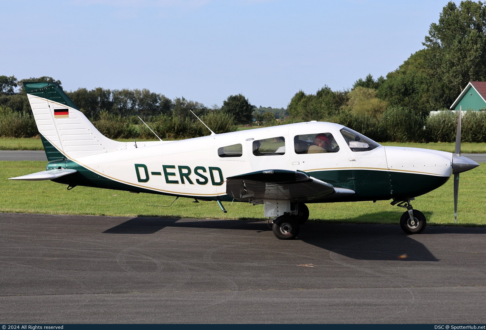 Photo of D-ERSD - Piper PA-28-181 Archer III operated by Private