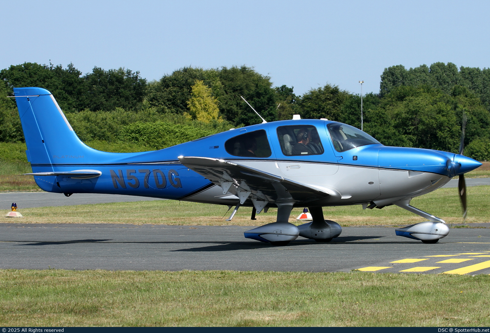 Photo of N57DG - Cirrus SR22T G6 GTS operated by Private