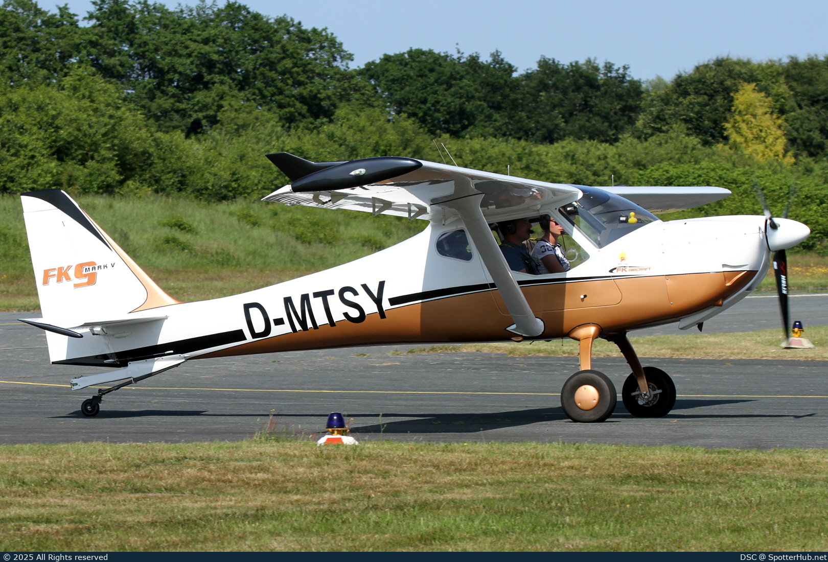 Photo of D-MTSY - FK-Lightplanes FK9 Mk.V operated by Private