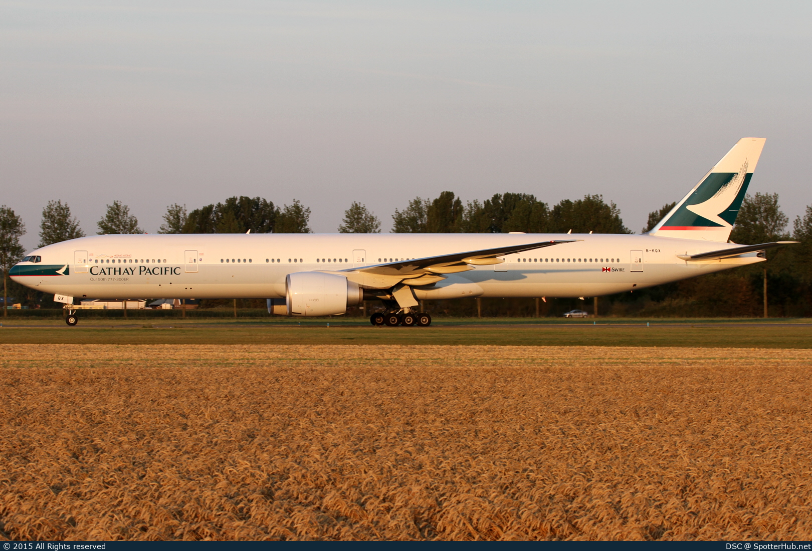 Photo of B-KQX - Boeing 777-367(ER) operated by Cathay Pacific Airways
