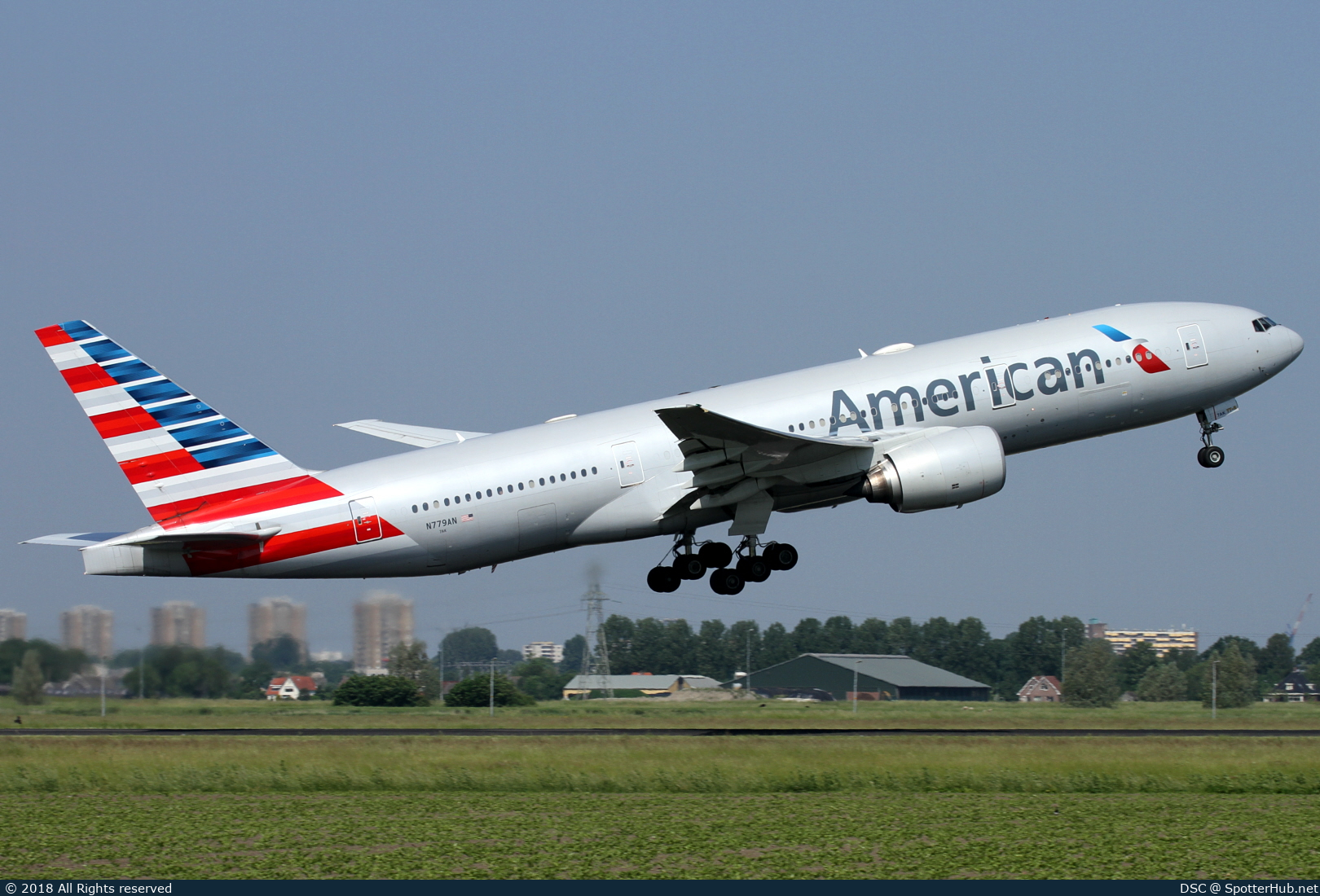 Photo of N779AN - Boeing 777-223(ER) operated by American Airlines