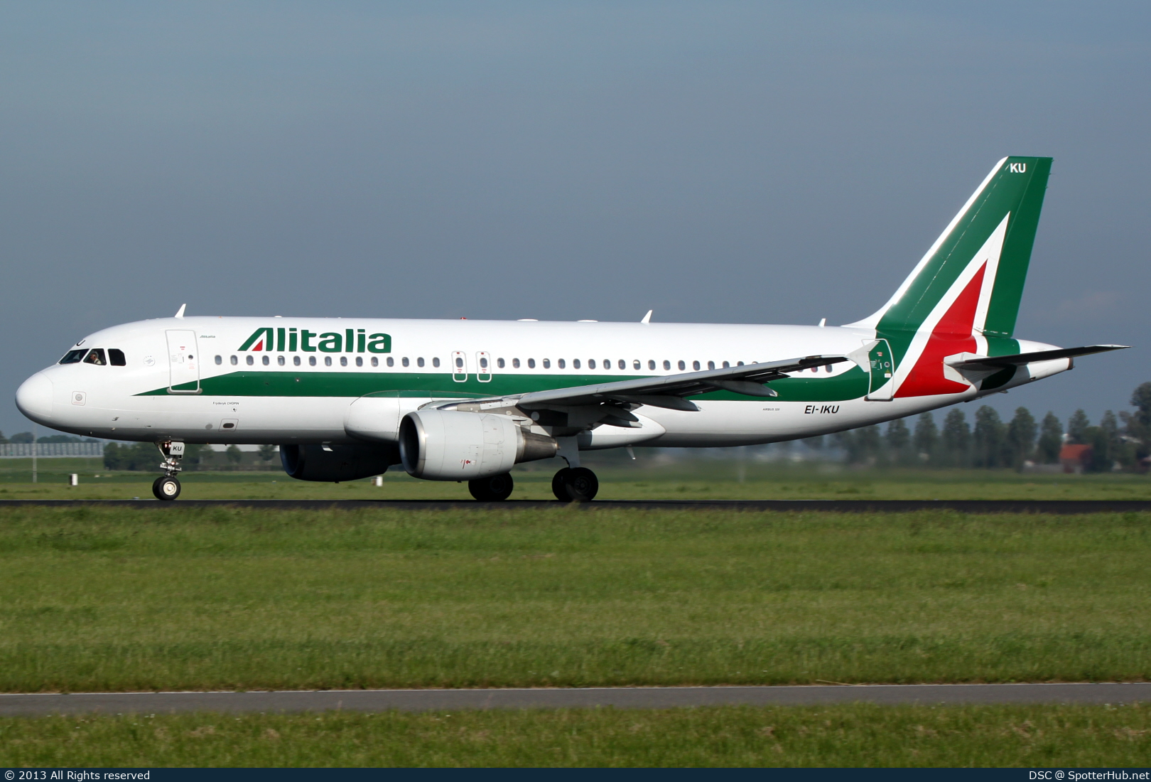 Photo of EI-IKU - Airbus A320-214 operated by Alitalia