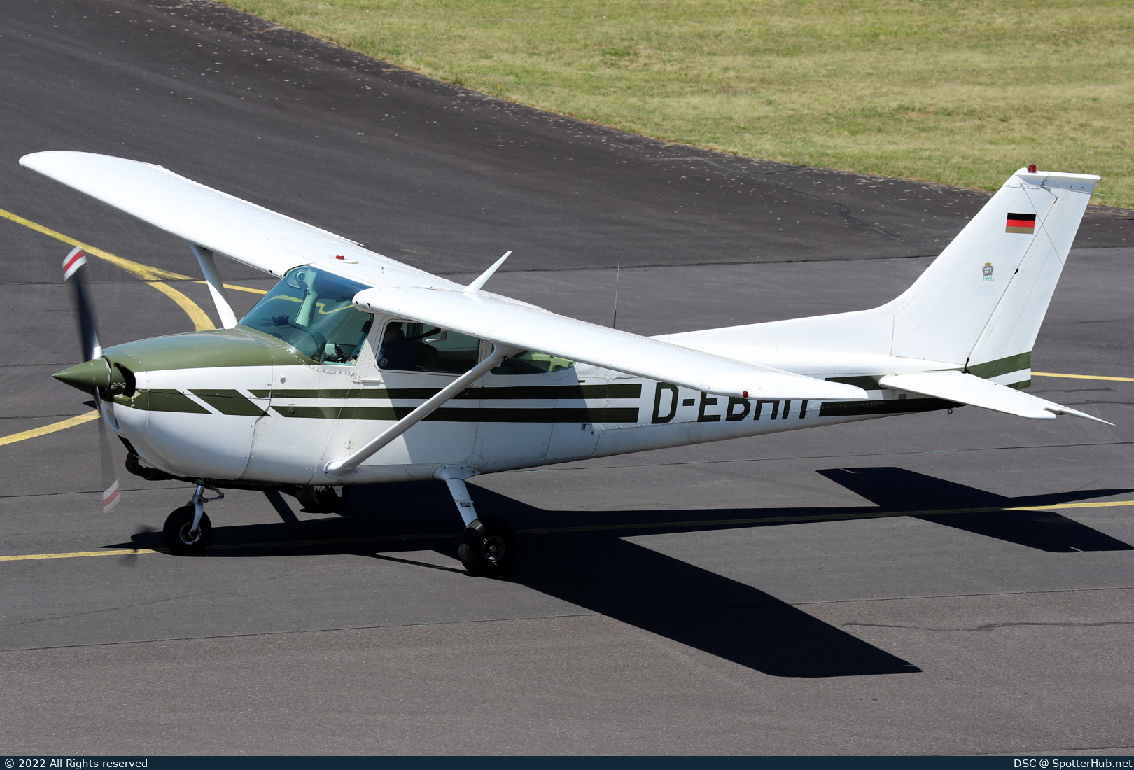 Photo of D-EBHM - Cessna 172M Skyhawk operated by Private