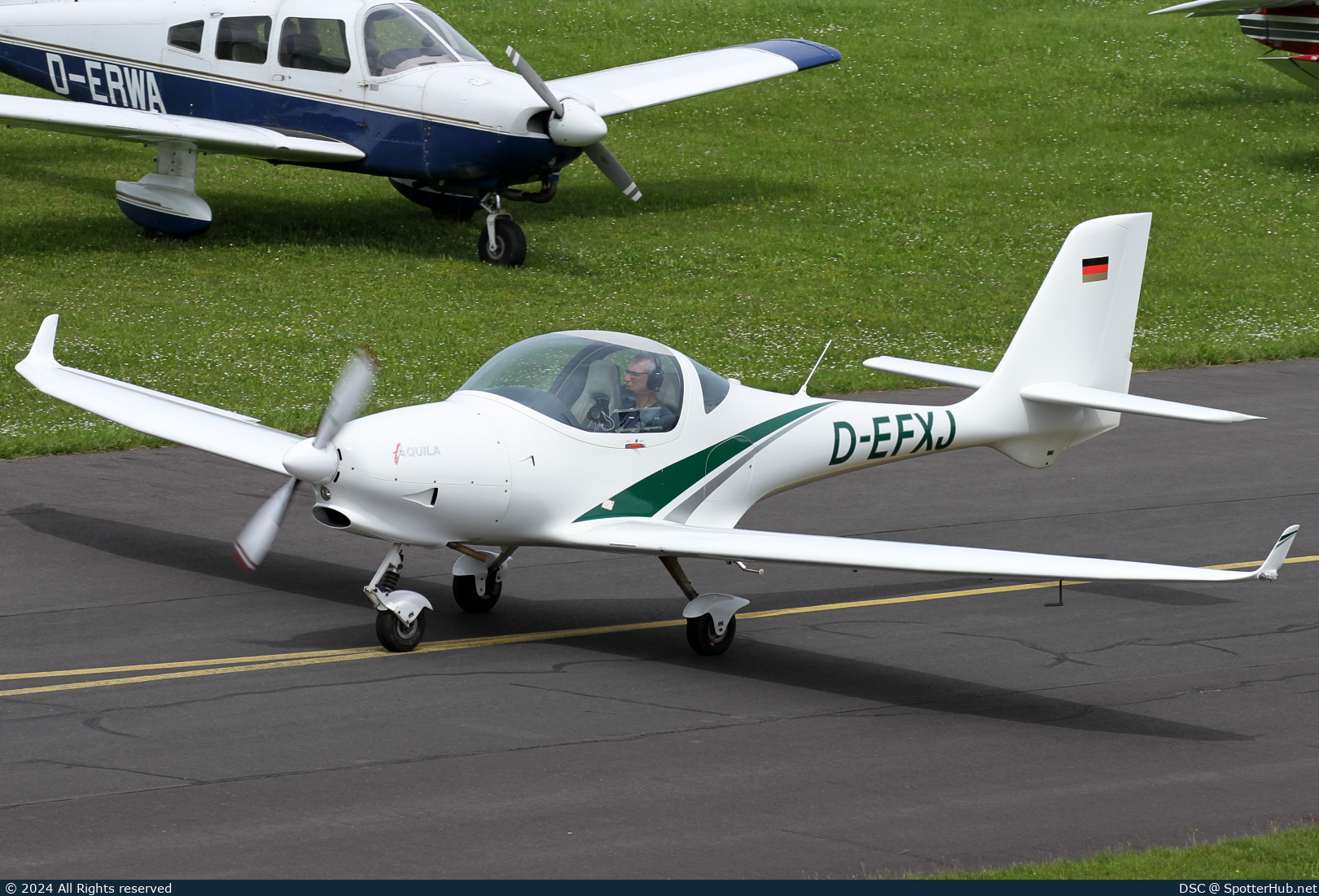 Photo of D-EFXJ - Aquila A210 operated by Luftsportverein Bad Neuenahr-Ahrweiler