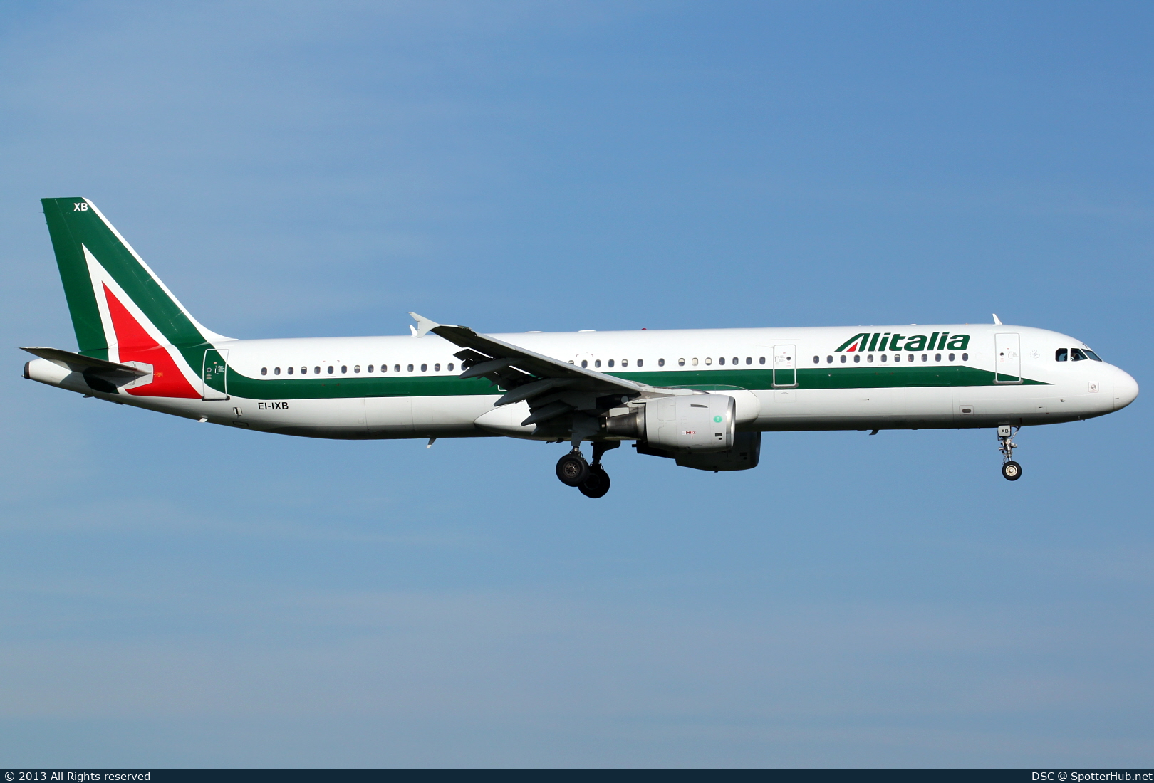 Photo of EI-IXB - Airbus A321-112 operated by Alitalia