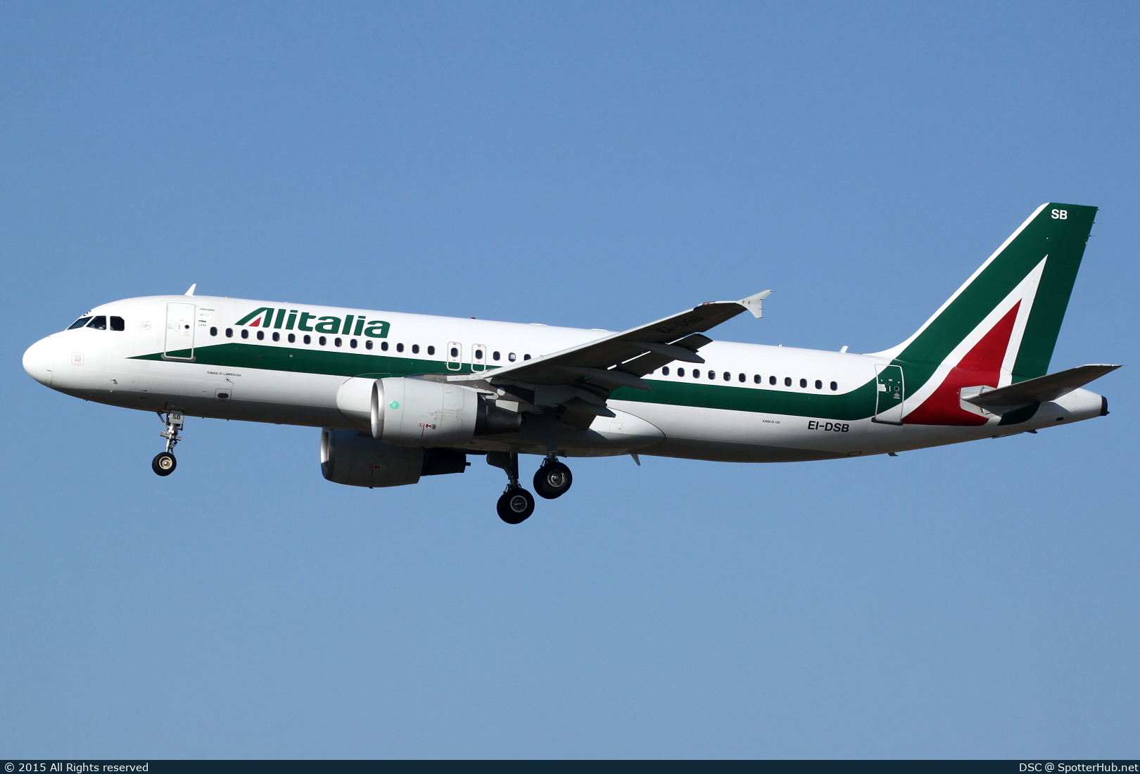 Photo of EI-DSB - Airbus A320-216 operated by Alitalia