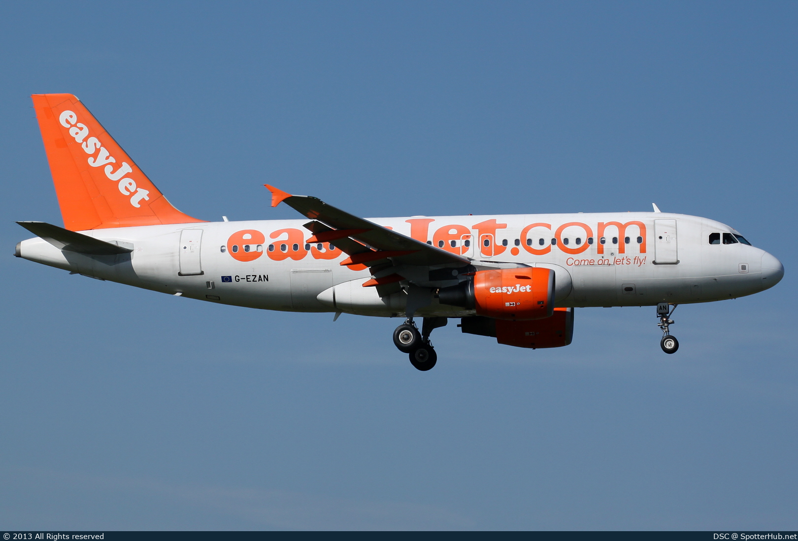 Photo of G-EZAN - Airbus A319-111 operated by easyJet
