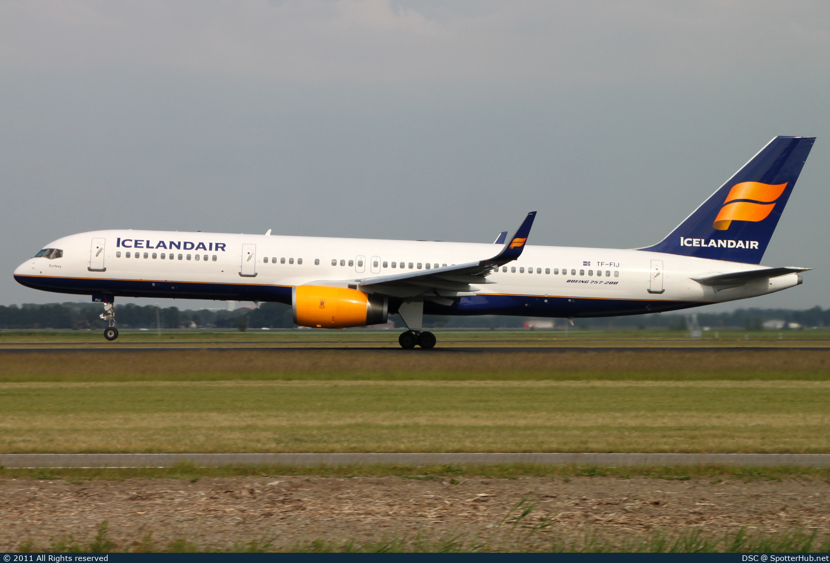 Photo of TF-FIJ - Boeing 757-208 operated by Icelandair