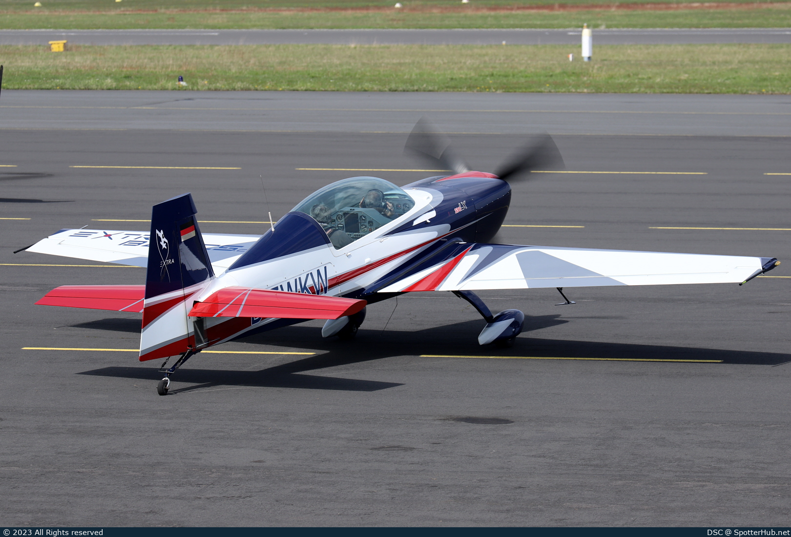 Photo of D-EWKW - Extra EA-330LX operated by Westflug Flight Training