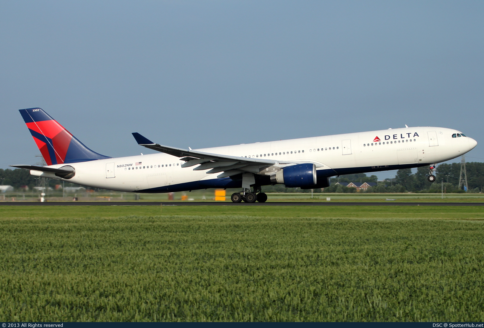 Photo of N802NW - Airbus A330-323 operated by Delta Air Lines